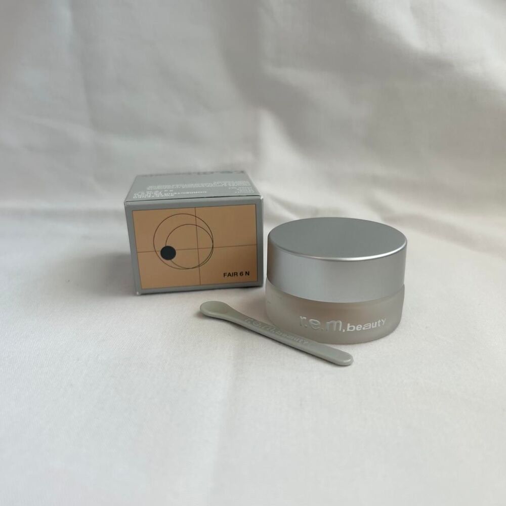 r.e.m. beauty Sweetener Concealer in Fair 6N